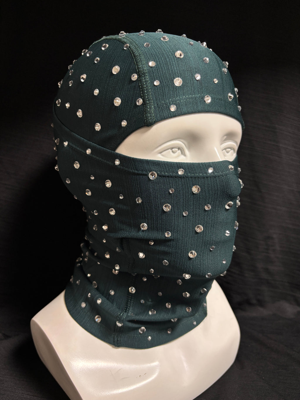 Dark green handcrafted diamond-studded collar